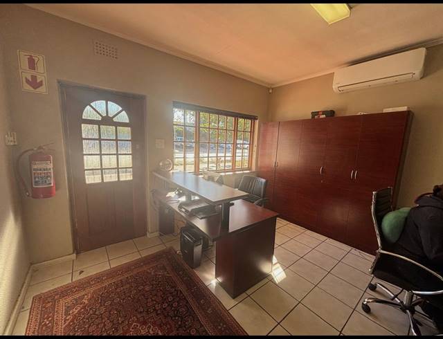 166M² OFFICE TO LET IN BO OAKDALE